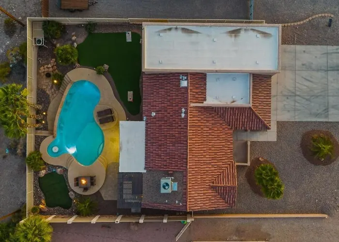 Hillside Hideaway - Pool, Bbq, Private Backyard * Lake Havasu City