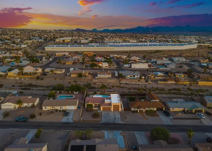Hillside Hideaway - Pool, Bbq, Private Backyard * Lake Havasu City