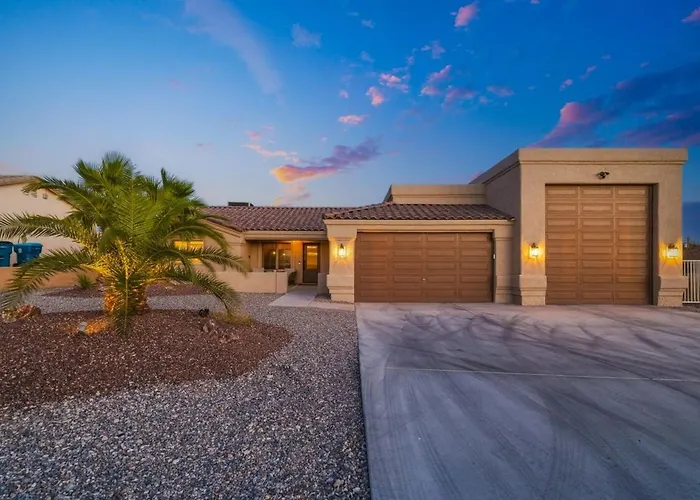 Hillside Hideaway - Pool, Bbq, Private Backyard