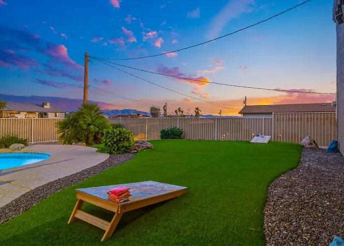 Villa Hillside Hideaway - Pool, Bbq, Private Backyard Lake Havasu City