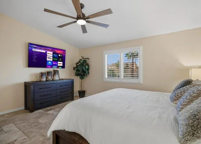 Hillside Hideaway - Pool, Bbq, Private Backyard * Lake Havasu City