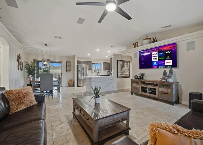 Hillside Hideaway - Pool, Bbq, Private Backyard Villa Lake Havasu City