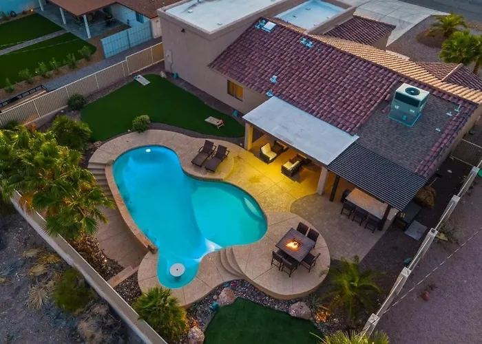 Villa Hillside Hideaway - Pool, Bbq, Private Backyard