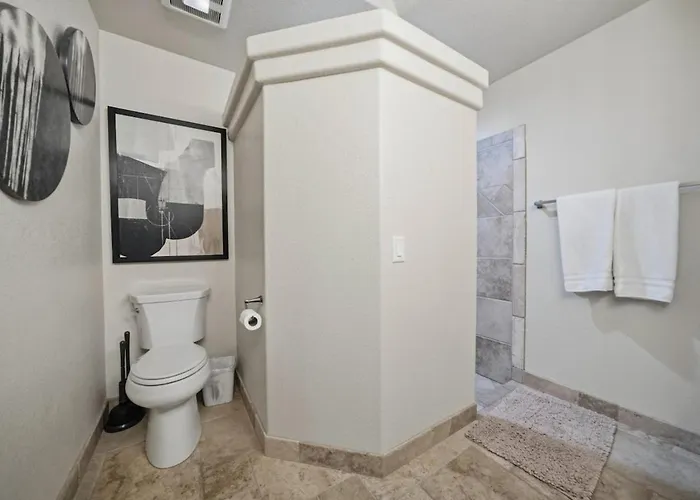 Hillside Hideaway - Pool, Bbq, Private Backyard Lake Havasu City
