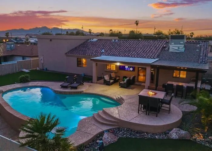 Villa Hillside Hideaway - Pool, Bbq, Private Backyard Lake Havasu City