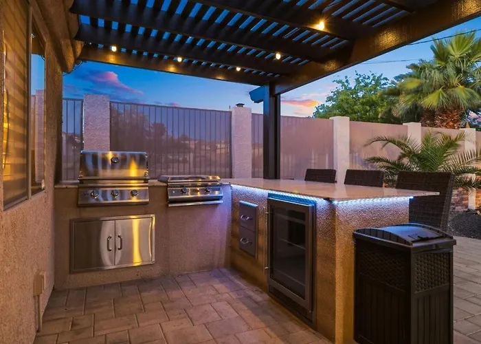 Hillside Hideaway - Pool, Bbq, Private Backyard Villa Lake Havasu City